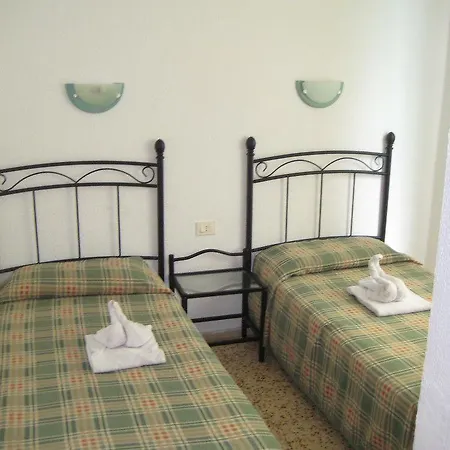 Boston Hotel 2*